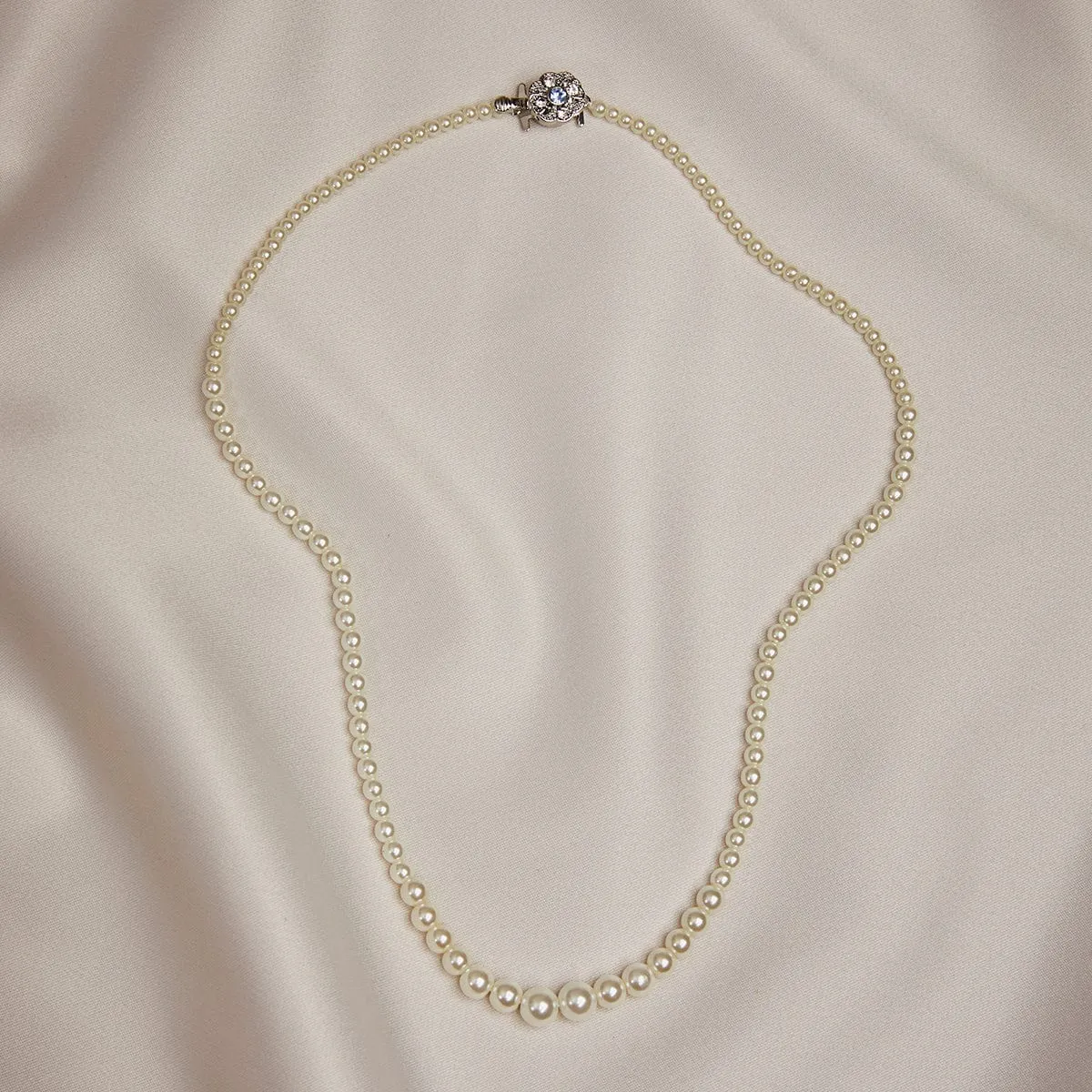 Simple Cream Pearl Necklace 16 inch length: Vintage Graduated Pearls