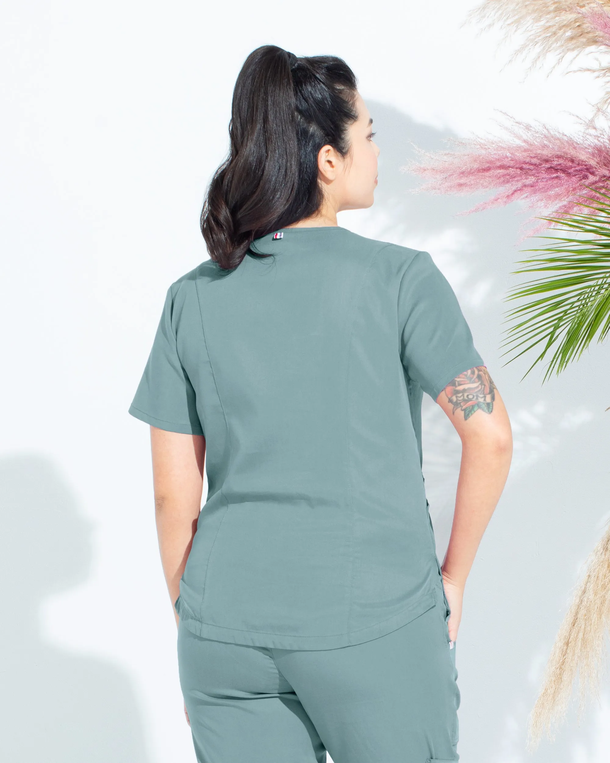 TENCEL™ Amelia‎ ‎ Fitted Scrub Top (Final Sale)